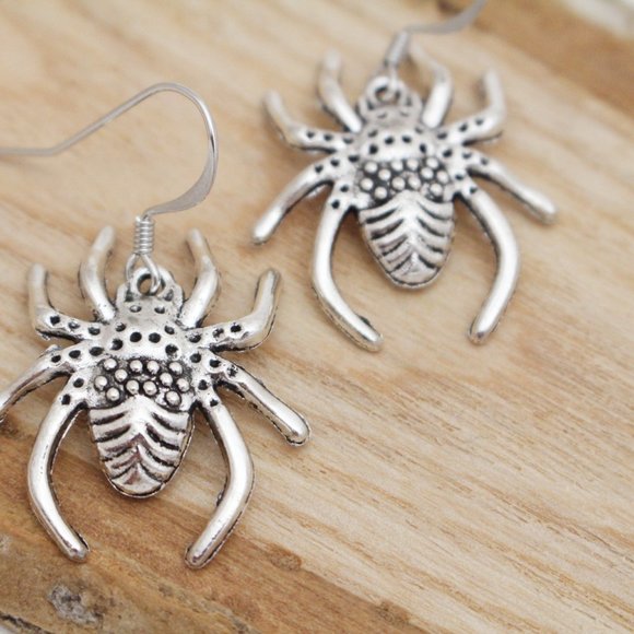 Large Silver Spider Earrings - Picture 5 of 6